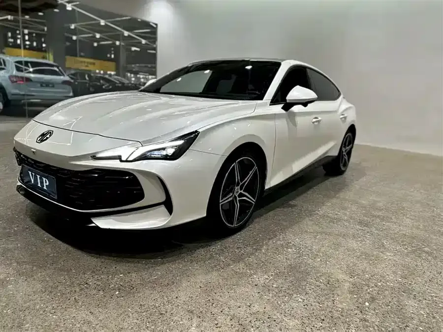 MG 7 MG7 2023 2.0T Automatic Beauty Hunter Premium Edition 2023 — фото 1, купить с доставкой в Москву