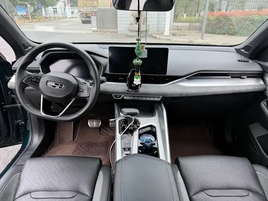 Geely Xingrui Xingrui 2023 2.0TD only available in green version 2022 — миниатюра 4