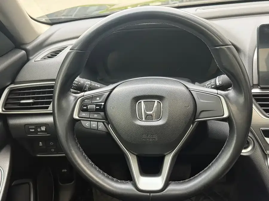 Honda Accord Accord 2022 260TURBO Deluxe Edition 2023 — миниатюра 3