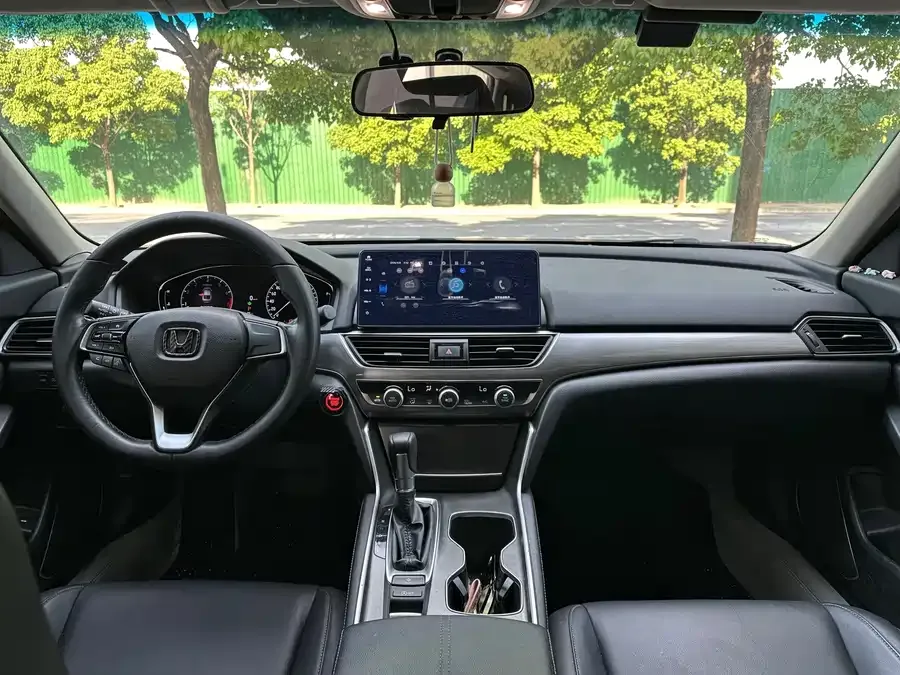 Honda Accord Accord 2022 260TURBO Deluxe Edition 2022 — миниатюра 2