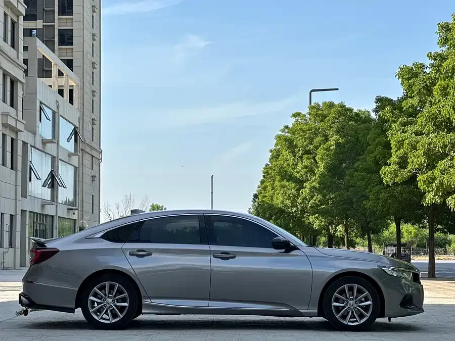 Honda Accord Accord 2022 260TURBO Deluxe Edition 2022 — миниатюра 3