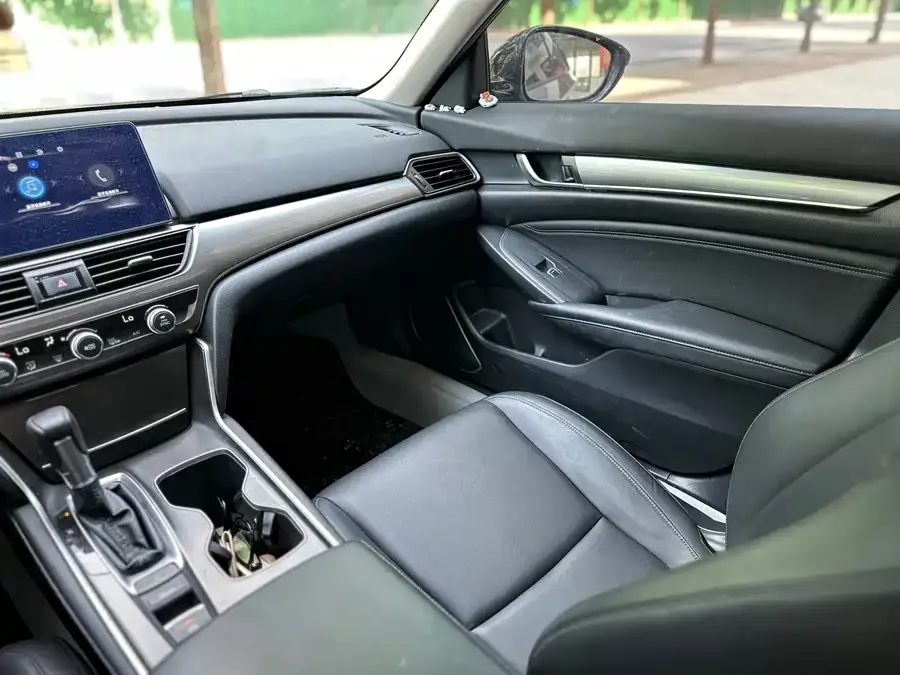 Honda Accord Accord 2022 260TURBO Deluxe Edition 2022 — миниатюра 4