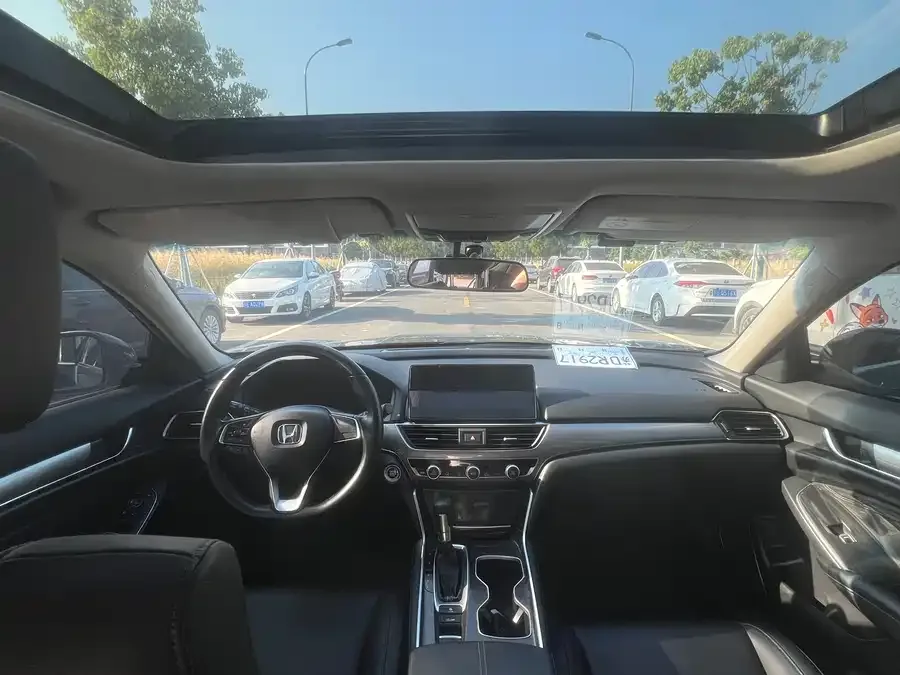 Honda Accord Accord 2022 260TURBO Deluxe Edition 2022 — миниатюра 4