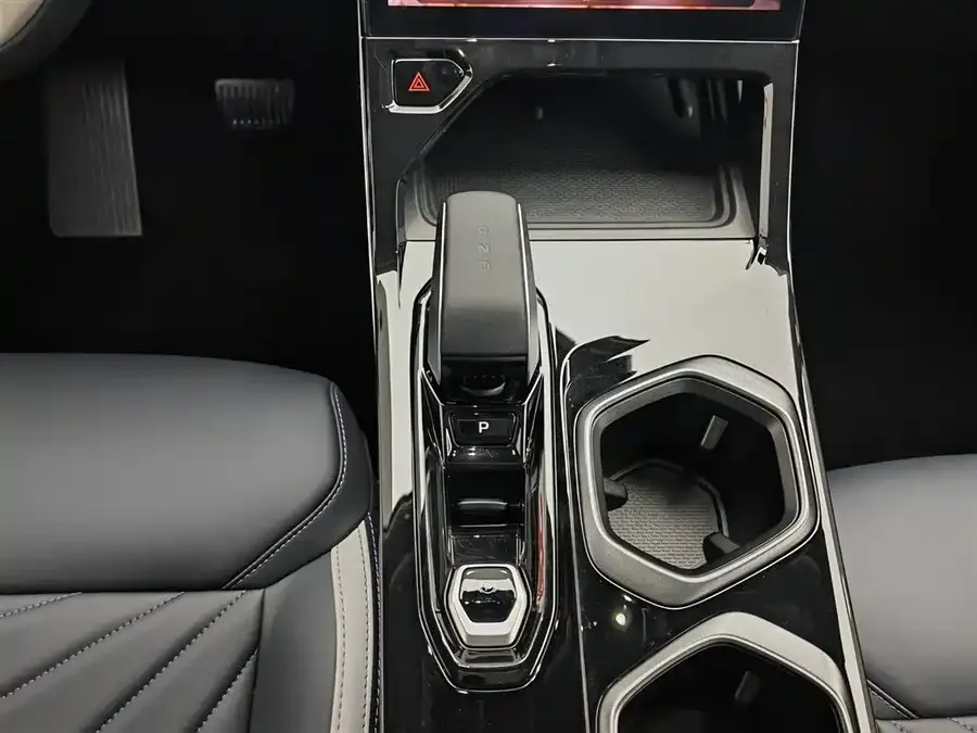 Geely Atlas L Boyue L 2023 1.5TD DCT Honor Edition 2023 — миниатюра 4