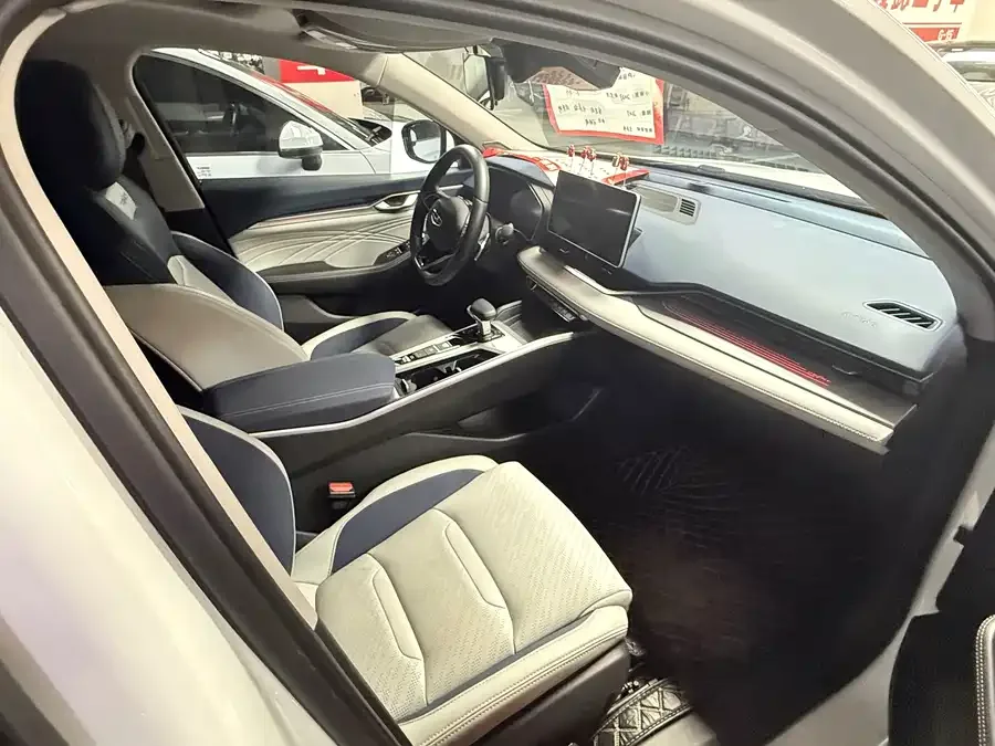 Geely Xingrui Xingrui 2023 2.0TD Premium Edition 2023 — миниатюра 4