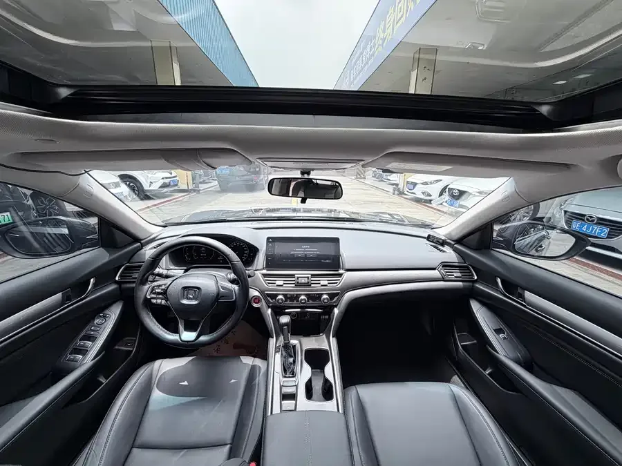 Honda Accord Accord 2022 260TURBO Deluxe Edition 2022 — миниатюра 4