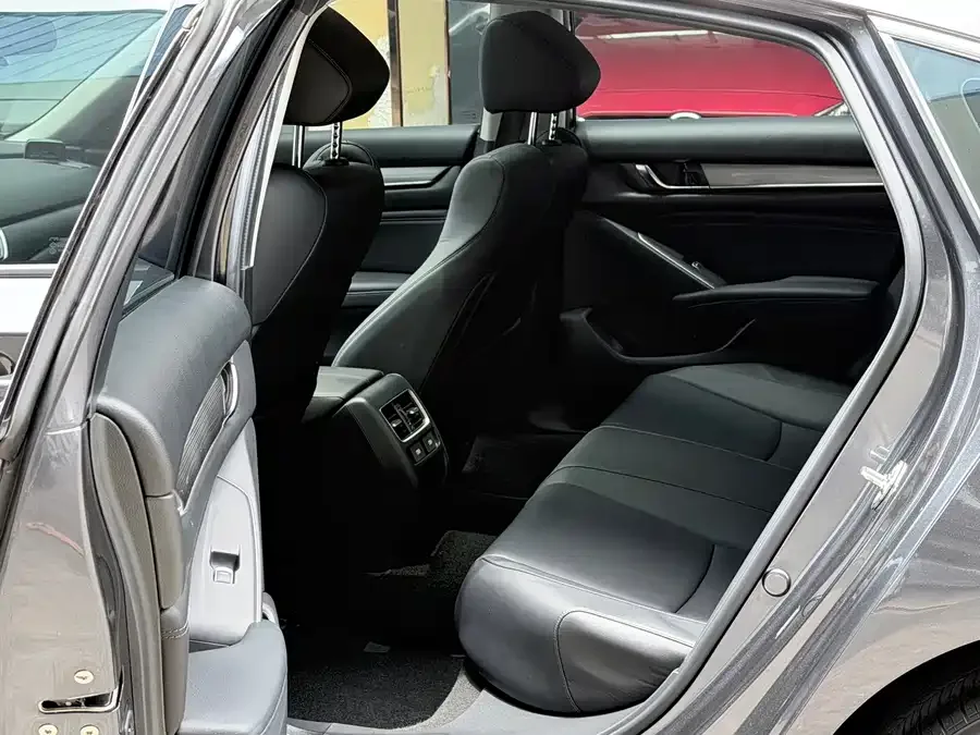 Honda Accord Accord 2022 260TURBO Deluxe Edition 2022 — миниатюра 5