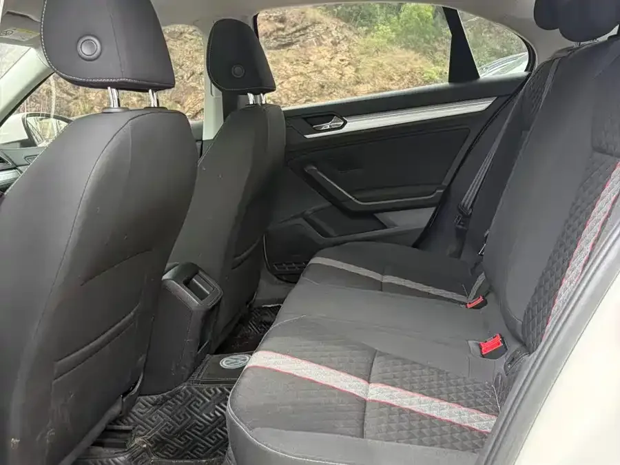 Volkswagen Lamando Lingdu 2021 230TSI DSG Fashion Edition 2022 — миниатюра 2