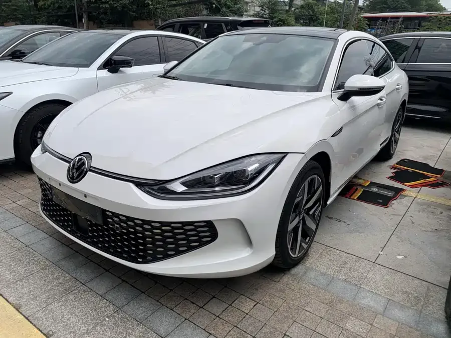 Volkswagen Lamando Lingdu 2023 Lingdu L 280TSI DSG Hot Edition 2023 — фото 1, купить с доставкой в Москву