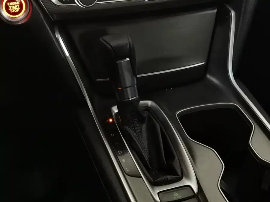 Honda Accord Accord 2022 260TURBO Deluxe Edition 2022 — миниатюра 4