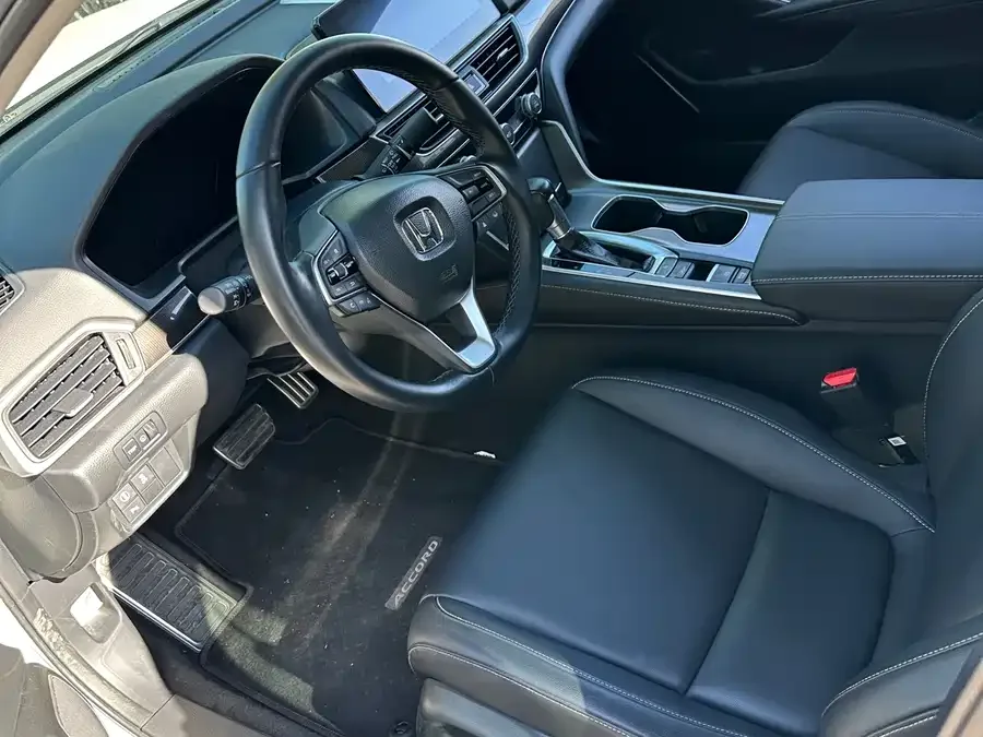 Honda Accord 2022 Accord 260TURBO Fantasy Night Premium Edition 2023 — миниатюра 2