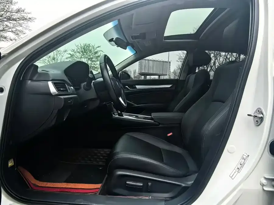 Honda Accord Accord 2022 260TURBO Deluxe Edition 2023 — миниатюра 4