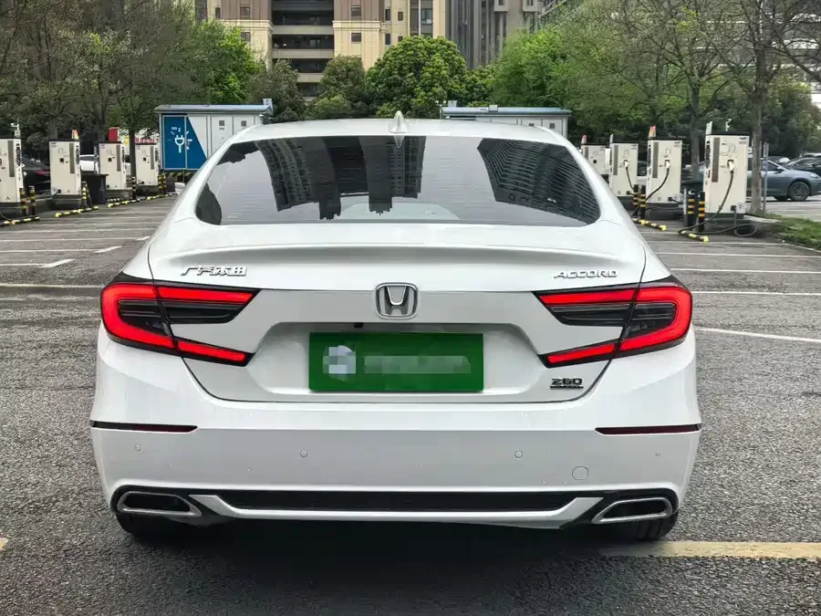Honda Accord Accord 2022 260TURBO Deluxe Edition 2023 — миниатюра 5