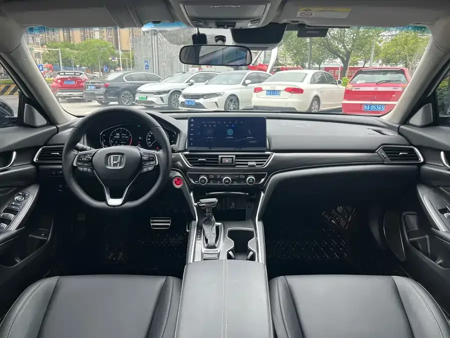 Honda Accord 2022 Accord 260TURBO Fantasy Night Premium Edition 2022 — миниатюра 5