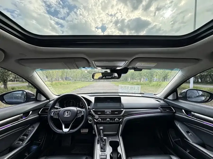 Honda Accord 2022 Accord 260TURBO Fantasy Night Premium Edition 2022 — миниатюра 2