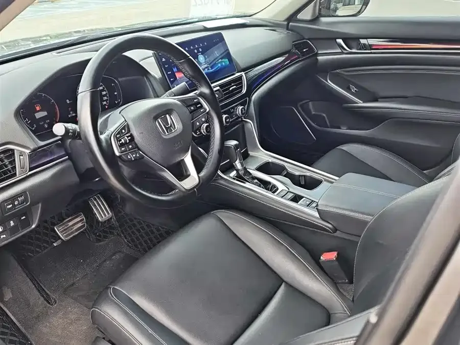 Honda Accord 2022 Accord 260TURBO Fantasy Night Premium Edition 2022 — миниатюра 3