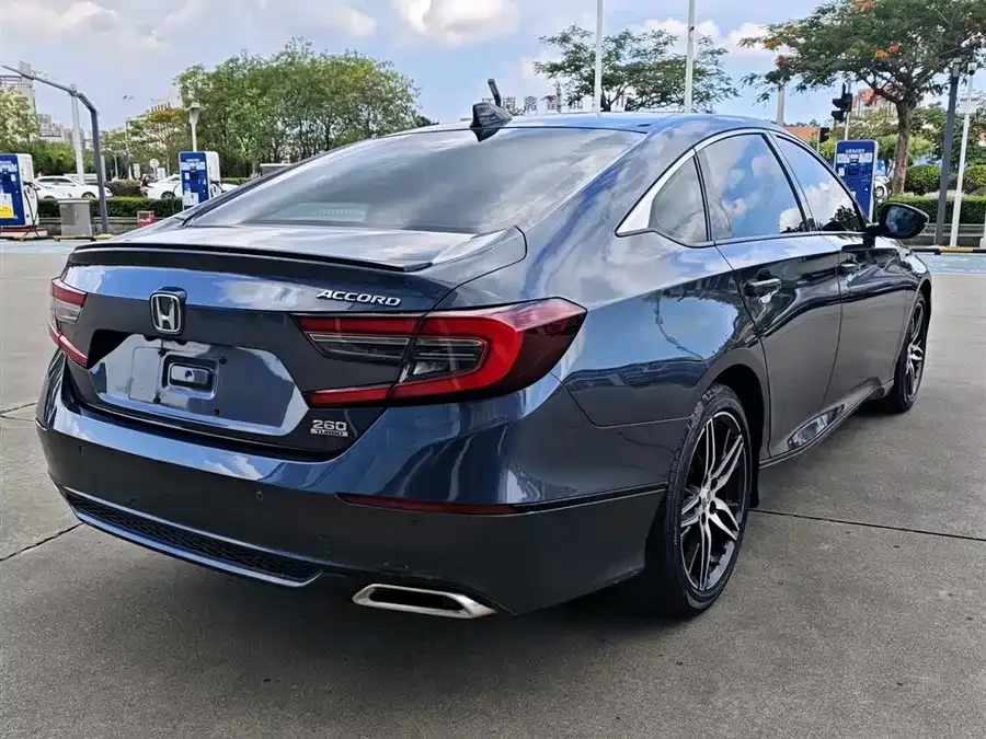 Honda Accord 2022 Accord 260TURBO Fantasy Night Premium Edition 2022 — миниатюра 4
