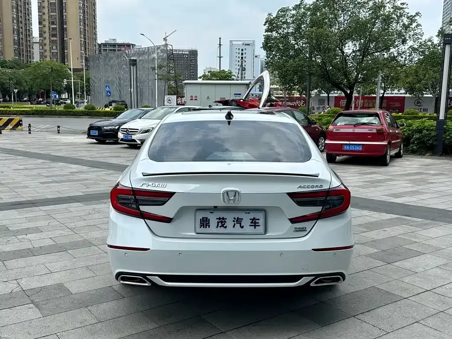 Honda Accord 2022 Accord 260TURBO Fantasy Night Premium Edition 2023 — миниатюра 2