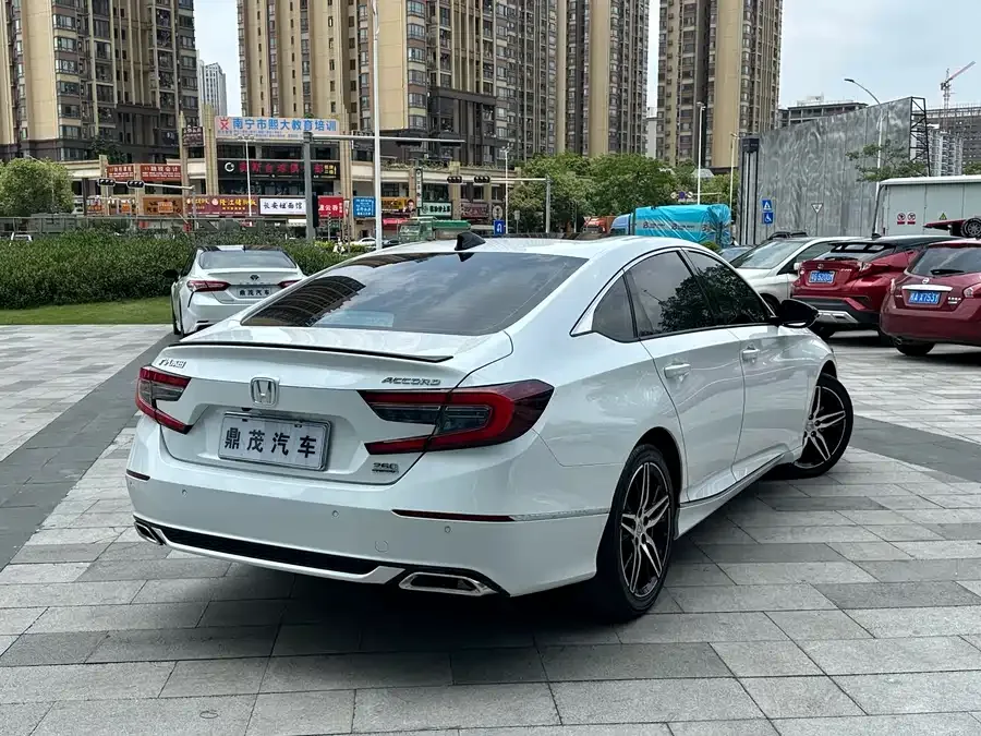 Honda Accord 2022 Accord 260TURBO Fantasy Night Premium Edition 2023 — миниатюра 3