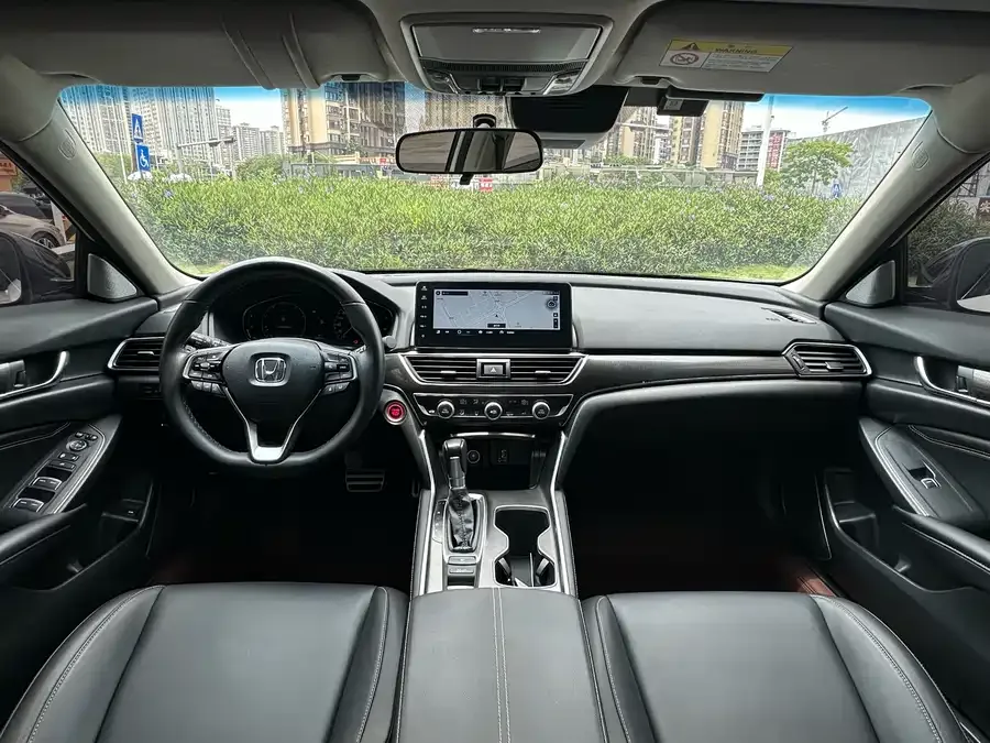 Honda Accord 2022 Accord 260TURBO Fantasy Night Premium Edition 2023 — миниатюра 5