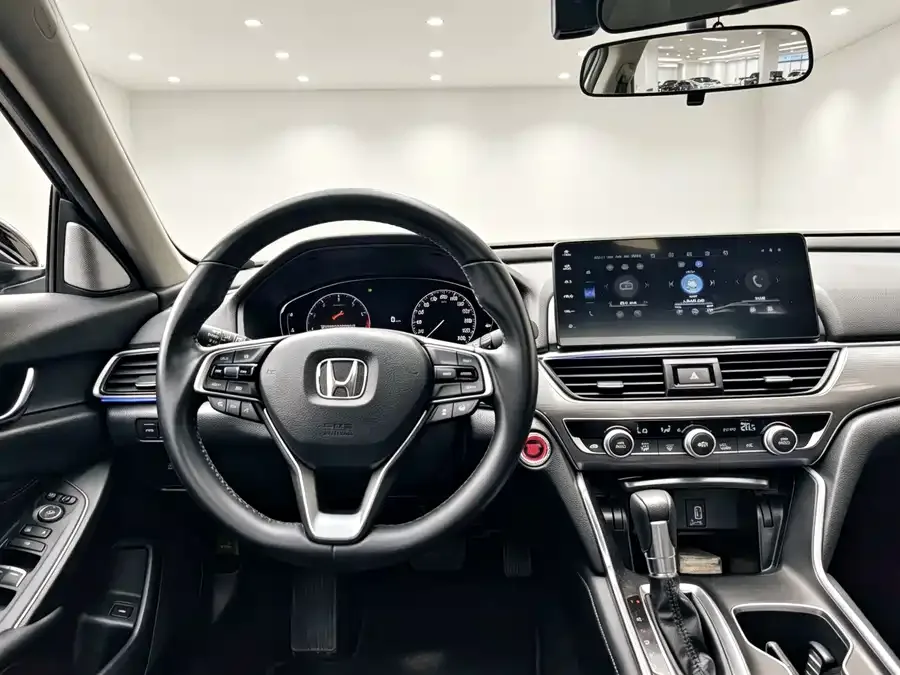 Honda Accord 2022 Accord 260TURBO Fantasy Night Premium Edition 2022 — миниатюра 3