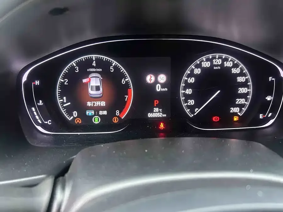 Honda Accord 2022 Accord 260TURBO Fantasy Night Premium Edition 2022 — миниатюра 5