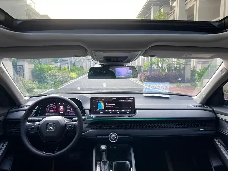 Honda Accord Accord 2025 260TURBO Luxury Edition 2024 — миниатюра 2