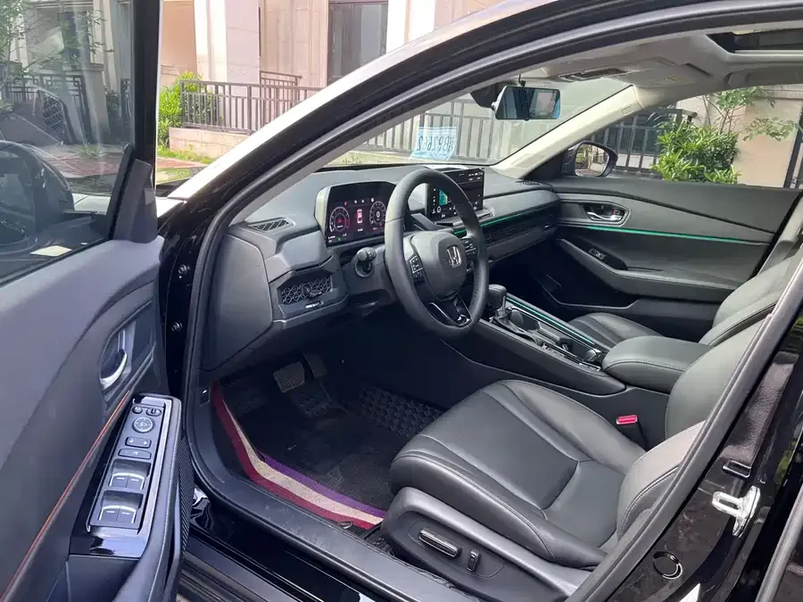 Honda Accord Accord 2025 260TURBO Luxury Edition 2024 — миниатюра 4
