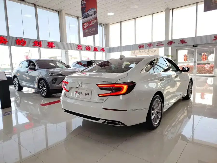 Honda Accord Accord 2022 260TURBO Deluxe Edition 2023 — миниатюра 4