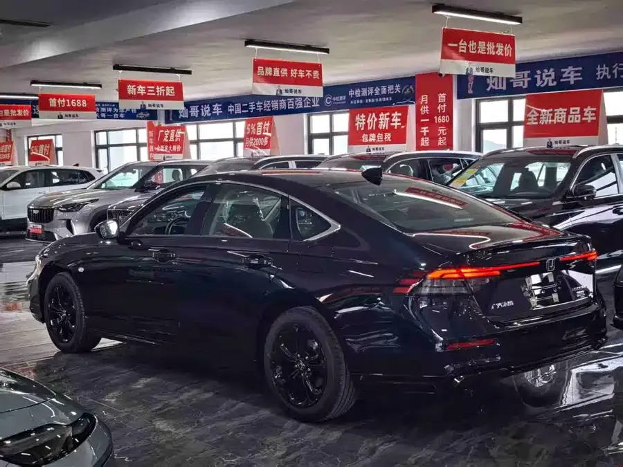 Honda Accord Accord 2025 Sport Series 260TURBO Comfort Edition 2026 — миниатюра 2