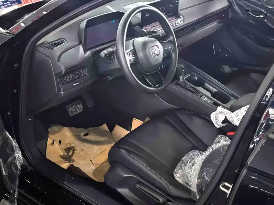 Honda Accord Accord 2025 Sport Series 260TURBO Comfort Edition 2026 — миниатюра 4