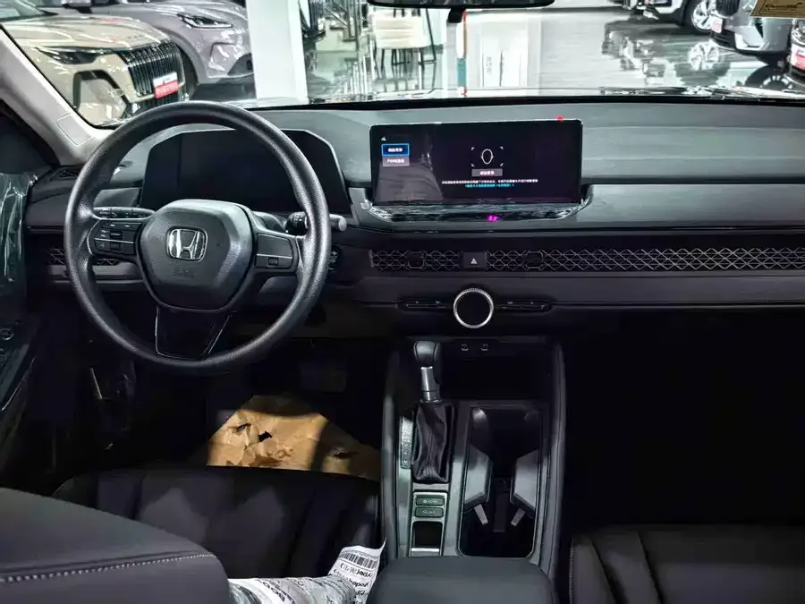 Honda Accord Accord 2025 Sport Series 260TURBO Comfort Edition 2026 — миниатюра 5