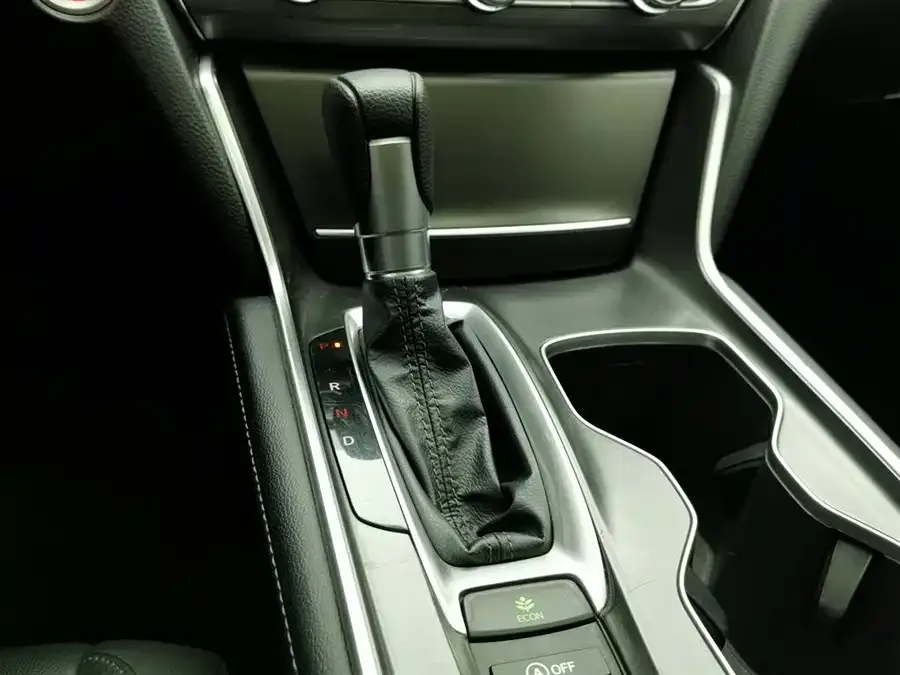 Honda Accord Accord 2022 260TURBO Deluxe Edition 2023 — миниатюра 4