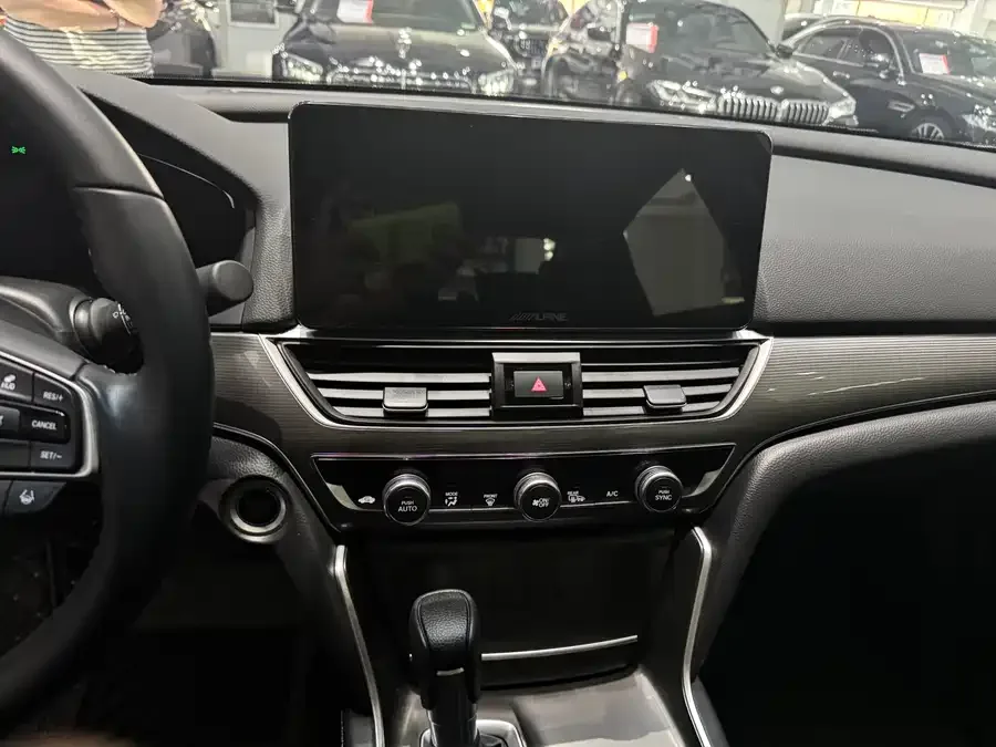 Honda Accord Accord 2022 260TURBO Deluxe Edition 2022 — миниатюра 3