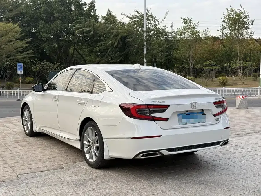 Honda Accord Accord 2022 260TURBO Deluxe Edition 2022 — миниатюра 3