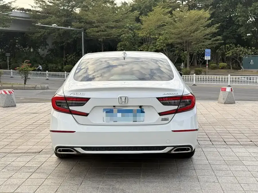 Honda Accord Accord 2022 260TURBO Deluxe Edition 2022 — миниатюра 5