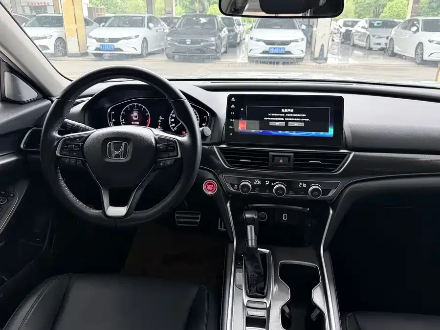 Honda Accord 2022 Accord 260TURBO Fantasy Night Premium Edition 2023 — миниатюра 4