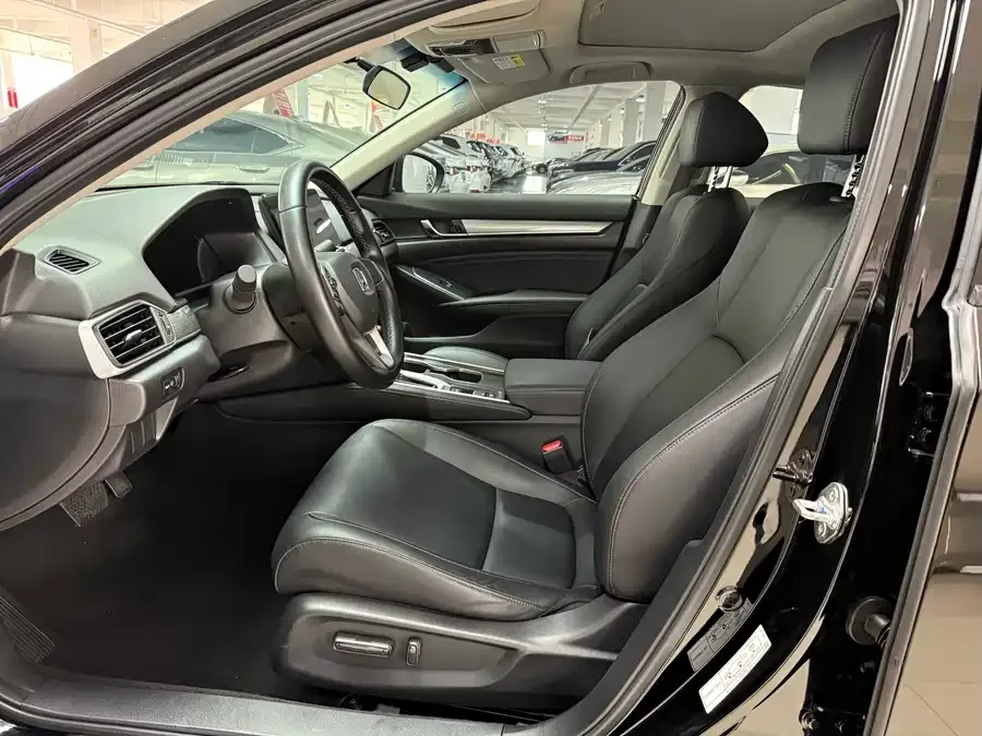 Honda Accord Accord 2022 260TURBO Deluxe Edition 2022 — миниатюра 3