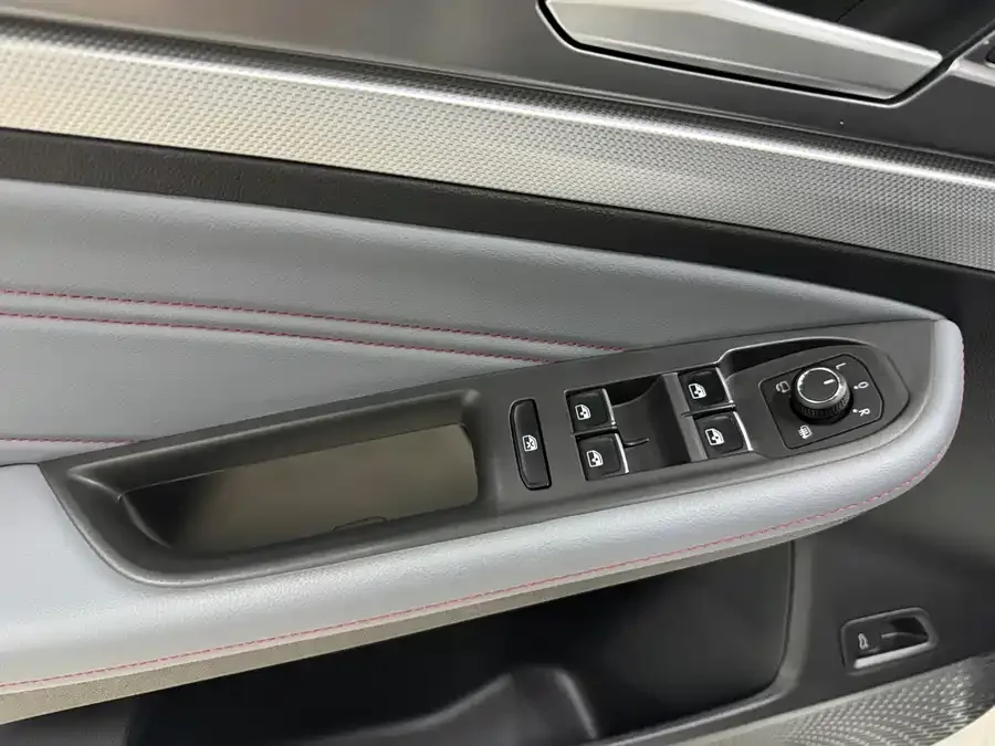 Volkswagen Lamando 2023 Lingdu Lingdu L 280TSI DSG Cool Edition 2023 — миниатюра 4