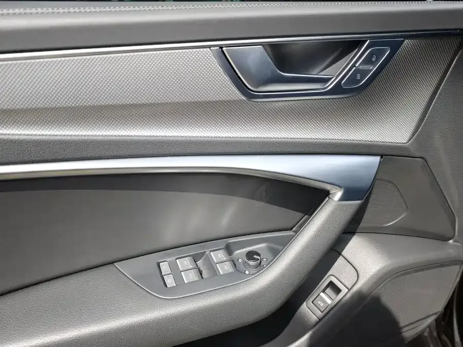 Audi A6L 2025 facelift 45 TFSI Selected Dynamic Edition 2025 — миниатюра 2