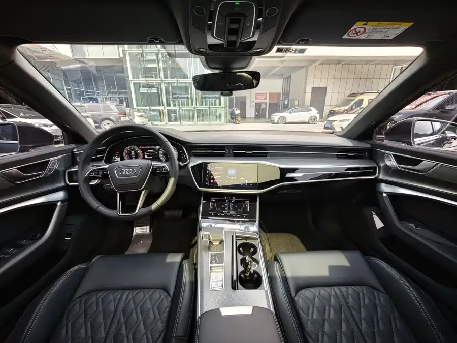 Audi A6L 2025 facelift 45 TFSI Selected Dynamic Edition 2025 — миниатюра 5