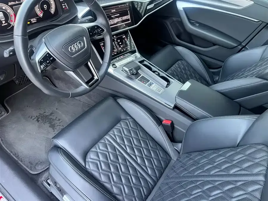 Audi A6L 2025 45 TFSI quattro Selected Dynamic Edition 2025 — миниатюра 3