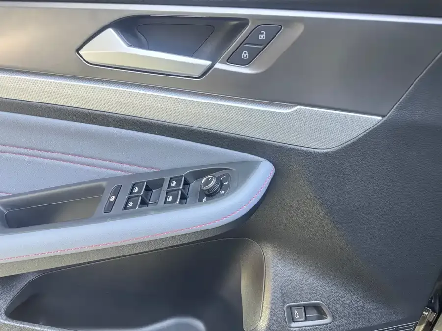 Volkswagen Lamando 2023 Lingdu Lingdu L 280TSI DSG Cool Edition 2023 — миниатюра 3