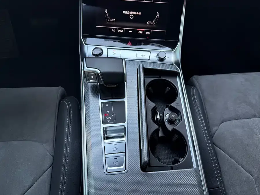 Audi A6L 2024 40 TFSI luxury and dynamic model 2024 — миниатюра 3