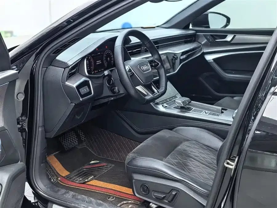Audi A6L 2022 55 TFSI quattro exclusive dynamic model 2022 — миниатюра 2
