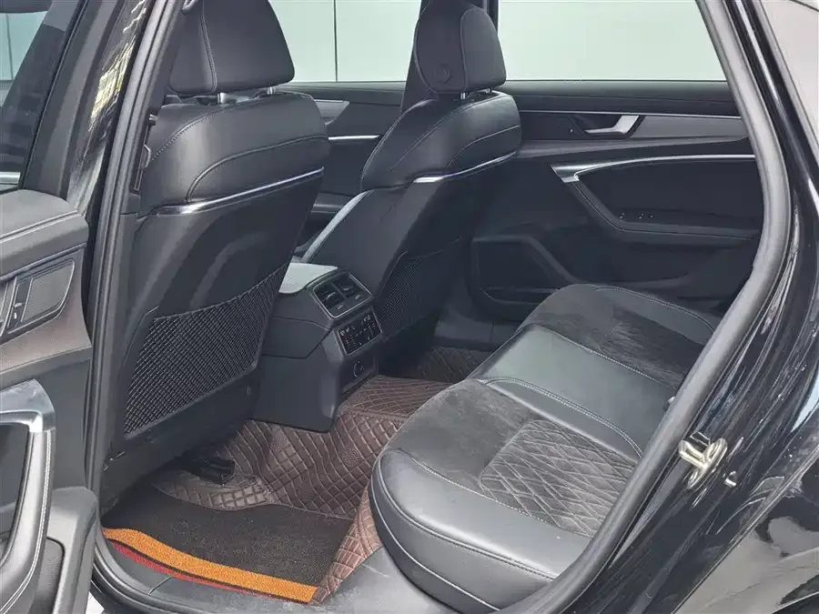 Audi A6L 2022 55 TFSI quattro exclusive dynamic model 2022 — миниатюра 5