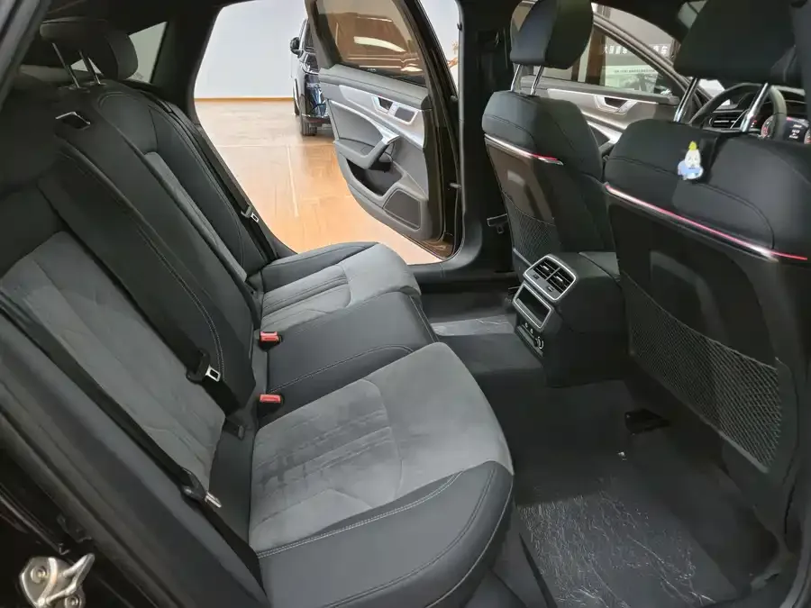 Audi A6L 2024 40 TFSI luxury and dynamic model 2024 — миниатюра 4