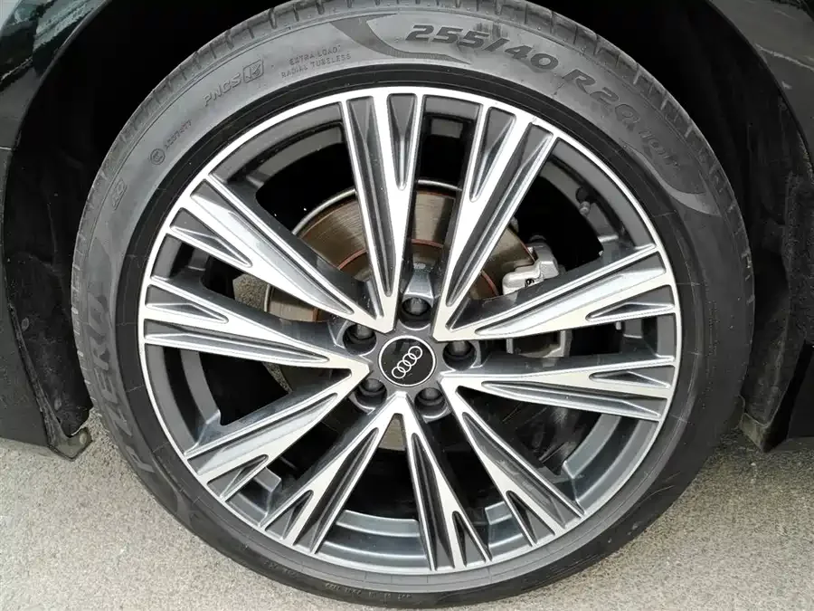 Audi A6L 2023 45 TFSI quattro exclusive dynamic model 2023 — миниатюра 4