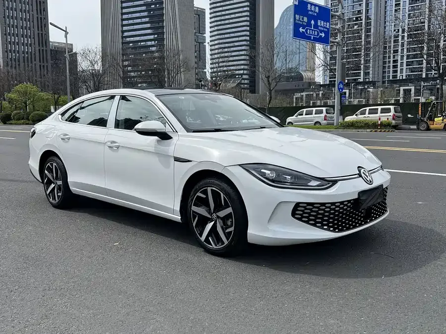 Volkswagen Lamando 2023 Lingdu Lingdu L 280TSI DSG Hot Edition 2023 — фото 1, купить с доставкой в Москву