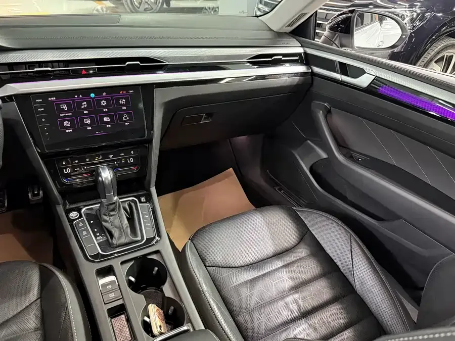 Volkswagen FAW- CC FAW-Volkswagen CC 2023 380TSI Eye-catching Edition 2023 — миниатюра 4